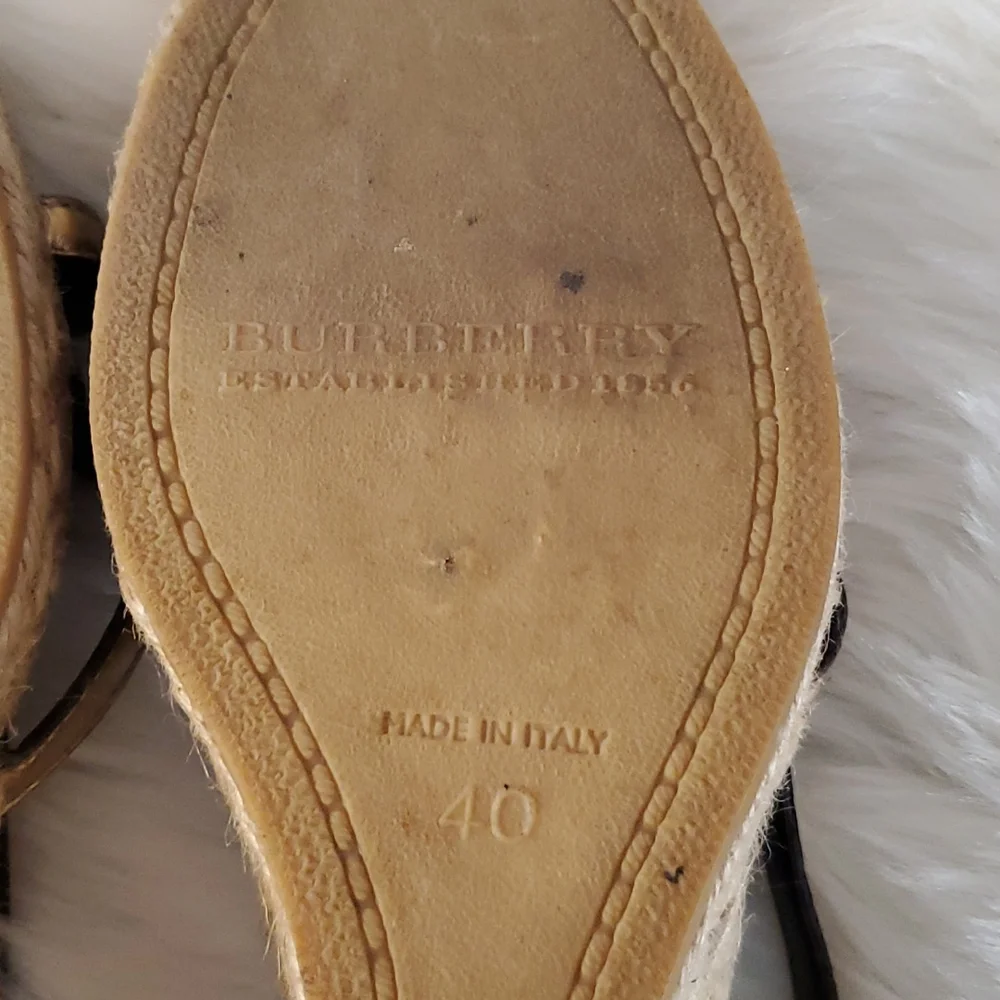 Burberry Women Espadrilles Sandals Size 40 Gold Logo Stripe